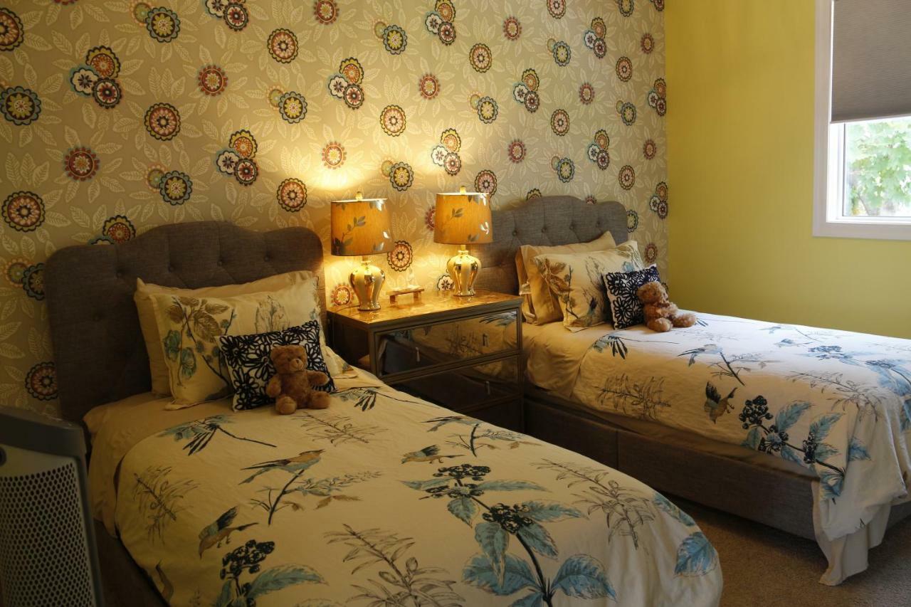 Lakeview Oasis Bed And Breakfast West Kelowna Exterior photo